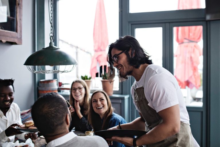 4 Strategies European Restaurateurs Can Use to Build Loyalty and Attract Repeat Customers