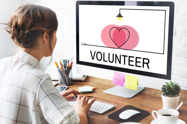 9 Benefits of Volunteering for Remote Job Seekers